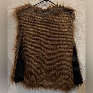 Women’s Faux Fur Vest in Size Large